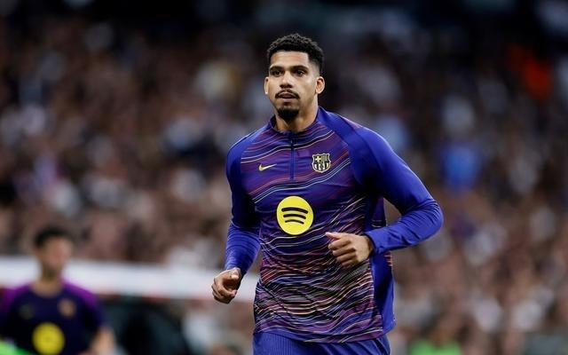 每体：阿劳霍大概率将在周中欧冠继续首发，加西亚代替孔德