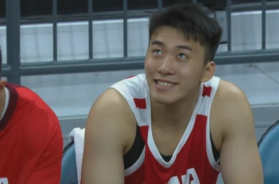 不打了！曝退出全运会！中国男篮第一核心前锋