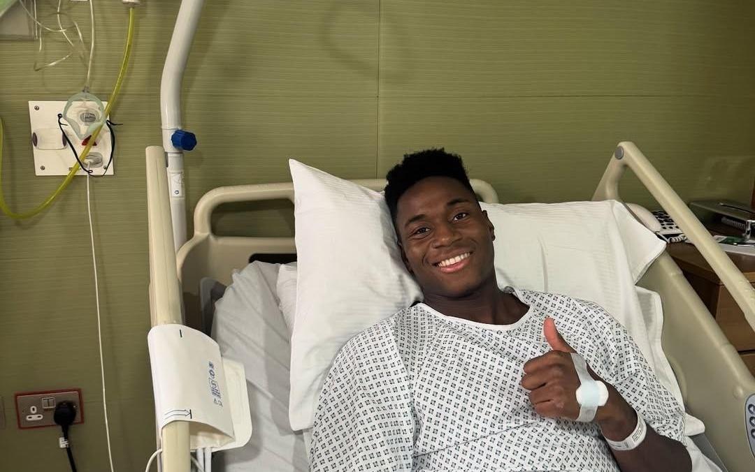 切尔西中场埃苏戈晒术后照：我会更强大地回归