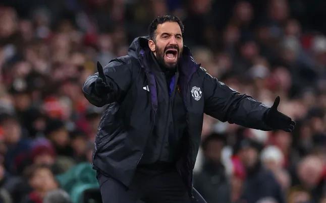 鲁尼：曼联总是在无谓传中阿莫林应换上一名创造型中场