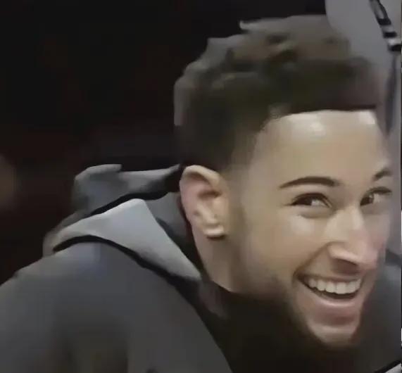 达成了！西蒙斯正式收购！这可是NBA状