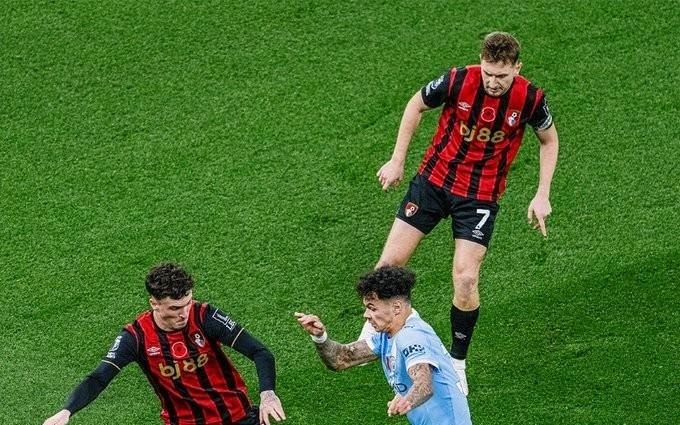 奥赖利：踢左后卫很讲究战术传中时我