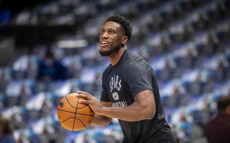 赛迪斯杨：我还没正式退役只是现在各球队都很难签老将了