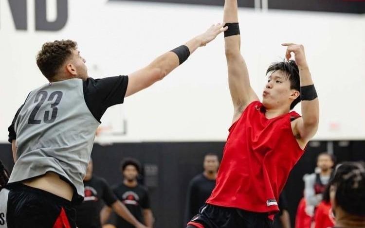 比卢普斯：杨瀚森进攻端没问题，抢篮板和卡位方面稍显落后