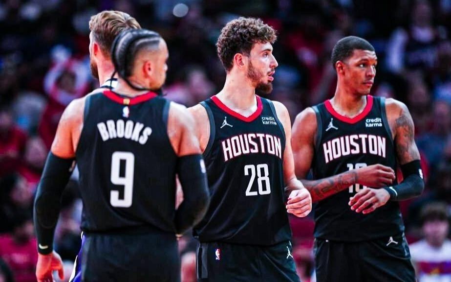 小史密斯不配首发火箭队可快速变阵！重组轮换，2套阵容1高1快