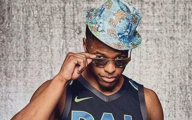 正式签约！比常人多一条韧带！27岁暴跳男，最后一搏...