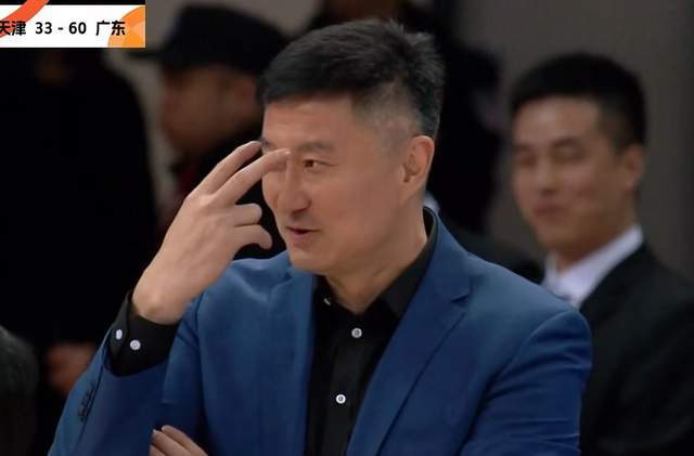 八战全胜！广东男篮24分大胜，萨林杰25+13萨姆纳17+8林庭谦伤退