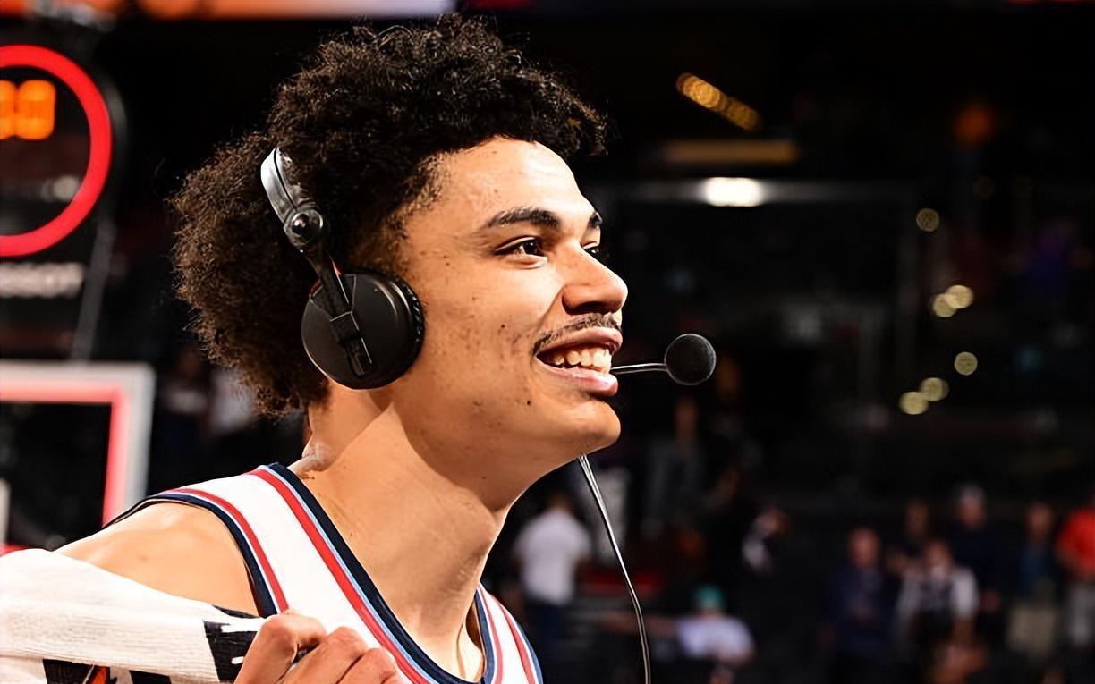 越来越成熟了！快船侧翼新星在攻防两端的作用都越来越突出了