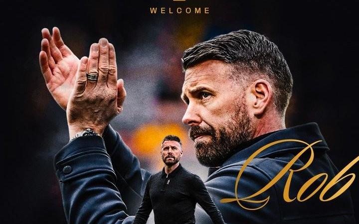 官方：米堡主帅罗伯爱德华兹执教狼队，双方签约3年半