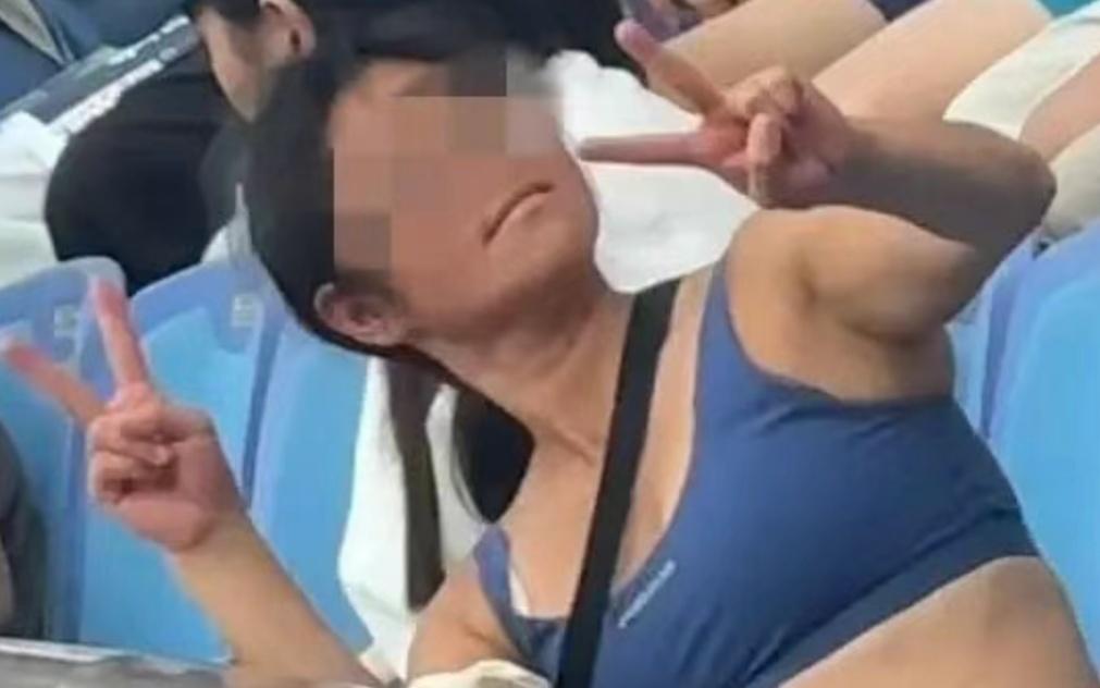 女子酒后扰乱赛场秩序，文明观赛不容“耍酒疯”