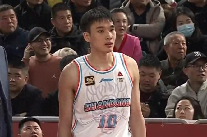 克里斯归期确定，威廉姆斯成第三外援人选，山东男篮到章丘互动！