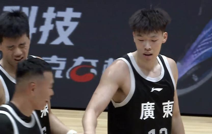 扶正！张昊正式打成广东队大腿，这可是宏远近10年内天赋最强之人