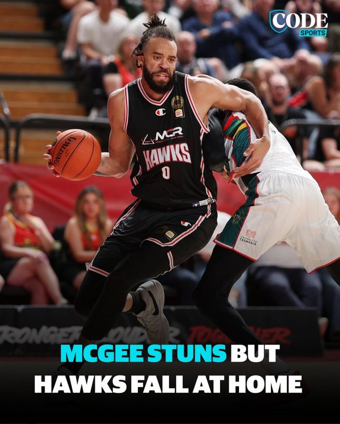 真猛！首秀砍下32分13板3帽，4年3冠中锋啊，这都打不了NBA