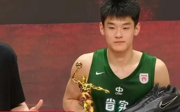 任骏飞接班人！广东男篮18岁小将王洪泽高效砍下15分8板3助攻