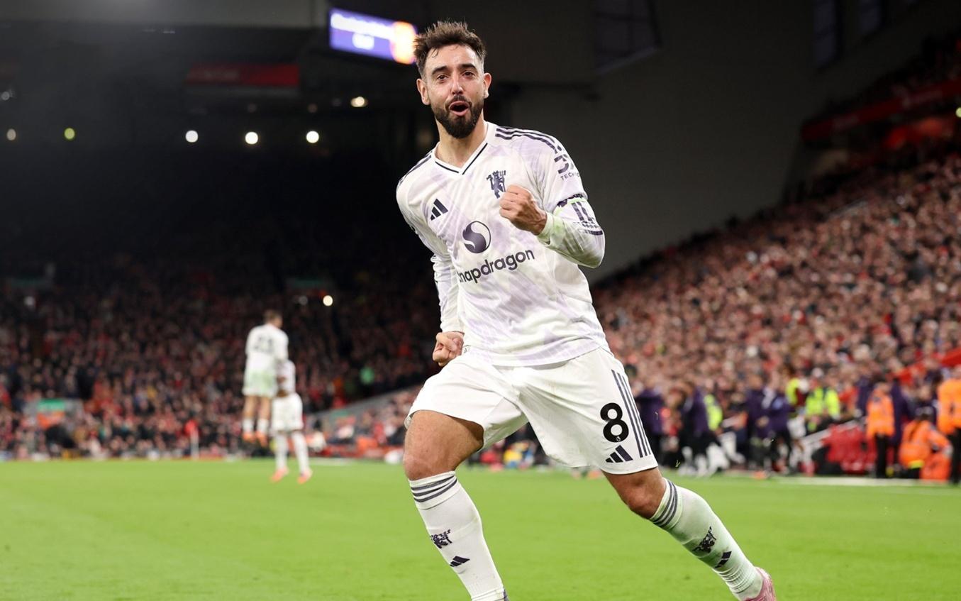 B费英超助攻数达52次，超越坎通纳位列曼联队史第5