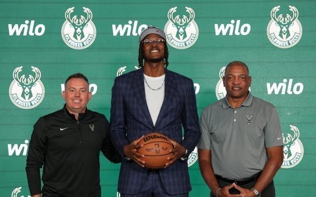 NBA圈内调查下：休赛期赢家在东部冠军属于西部