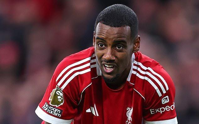 鲁尼：伊萨克缺乏完整的季前备战，他不配在埃基蒂克之前上场