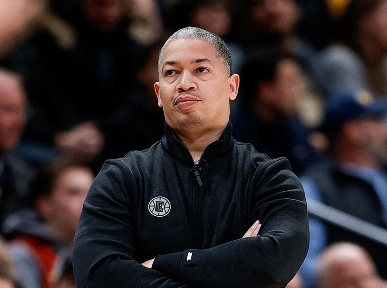 为何全网都在要求严查泰伦卢卢指导