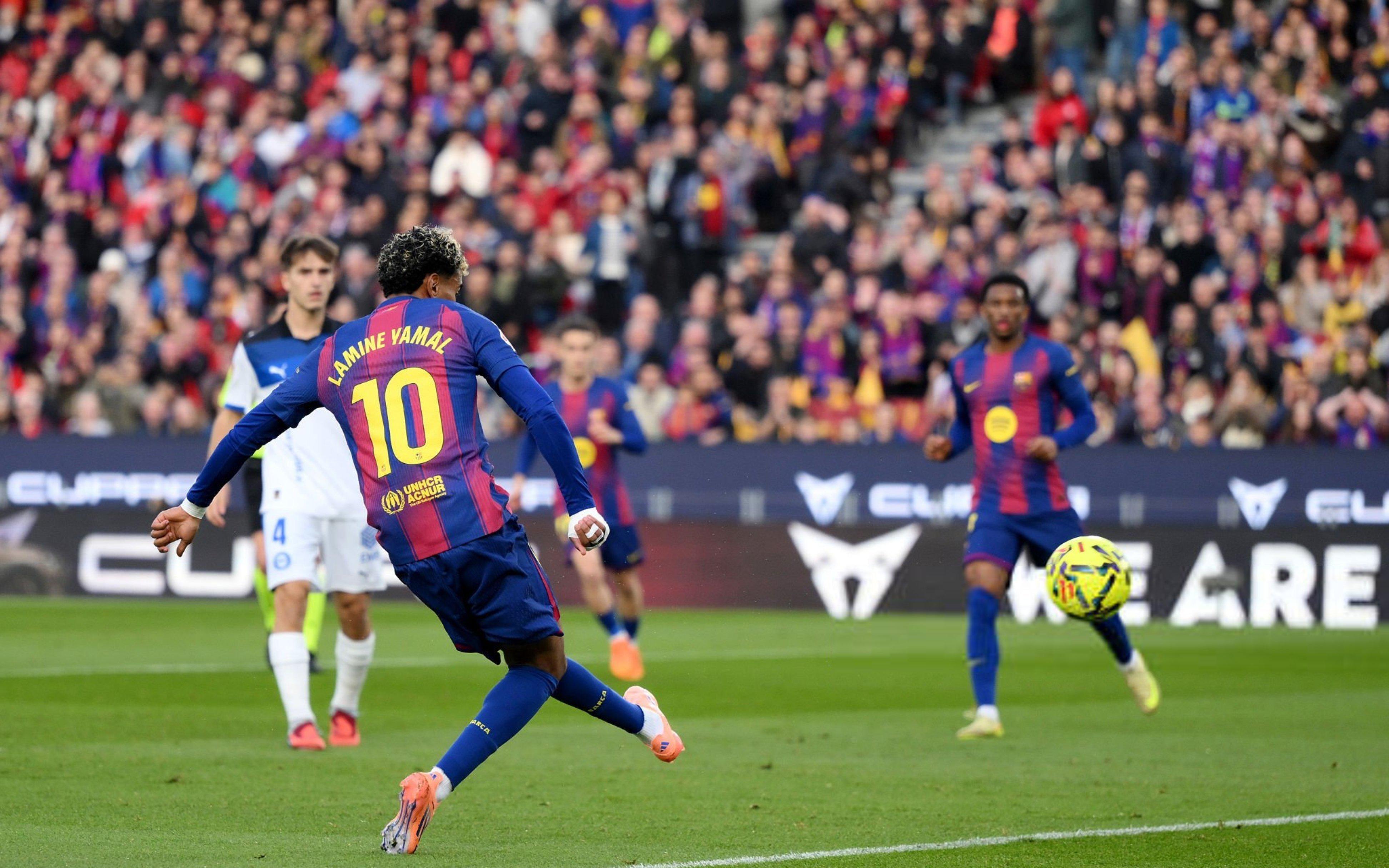 一场31翻盘，让西甲榜首变了，巴萨成功