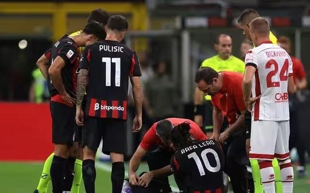 跟队记者：莱奥仍在单独训练，但对阵博洛尼亚可以复出