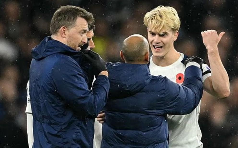 求战心切，贝里瓦尔拒绝因脑震荡被换下并一度推搡热刺队医