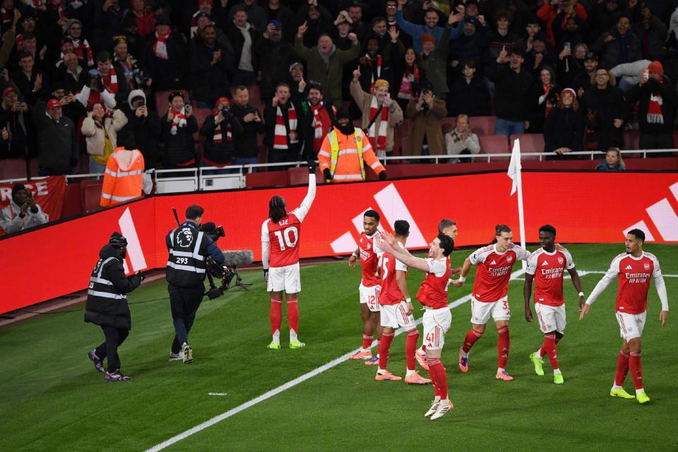 攻防俱佳！6分领跑英超的阿森纳是利物浦心中那个完美的自己