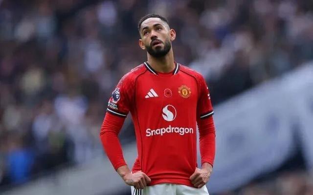 球权终结器！曼联新10号表现糟糕首发77分钟便被换下