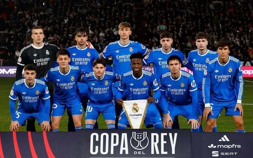 六台记者：国王杯出局后皇马更衣室没有球员发言，气氛像葬礼