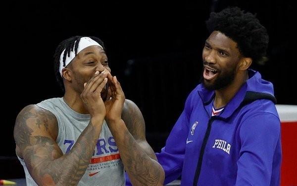 霍华德：健康的恩比德是唯一能单挑对