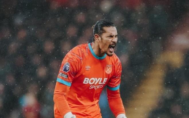 助攻威尔逊破门，阿雷奥拉是本赛季英超首位完成助攻的门将