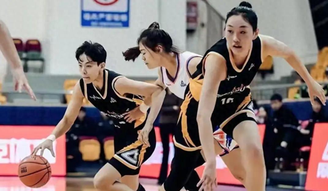 7连胜不败！广东女篮凭什么碾压北京第三节防守+00后双核是关键