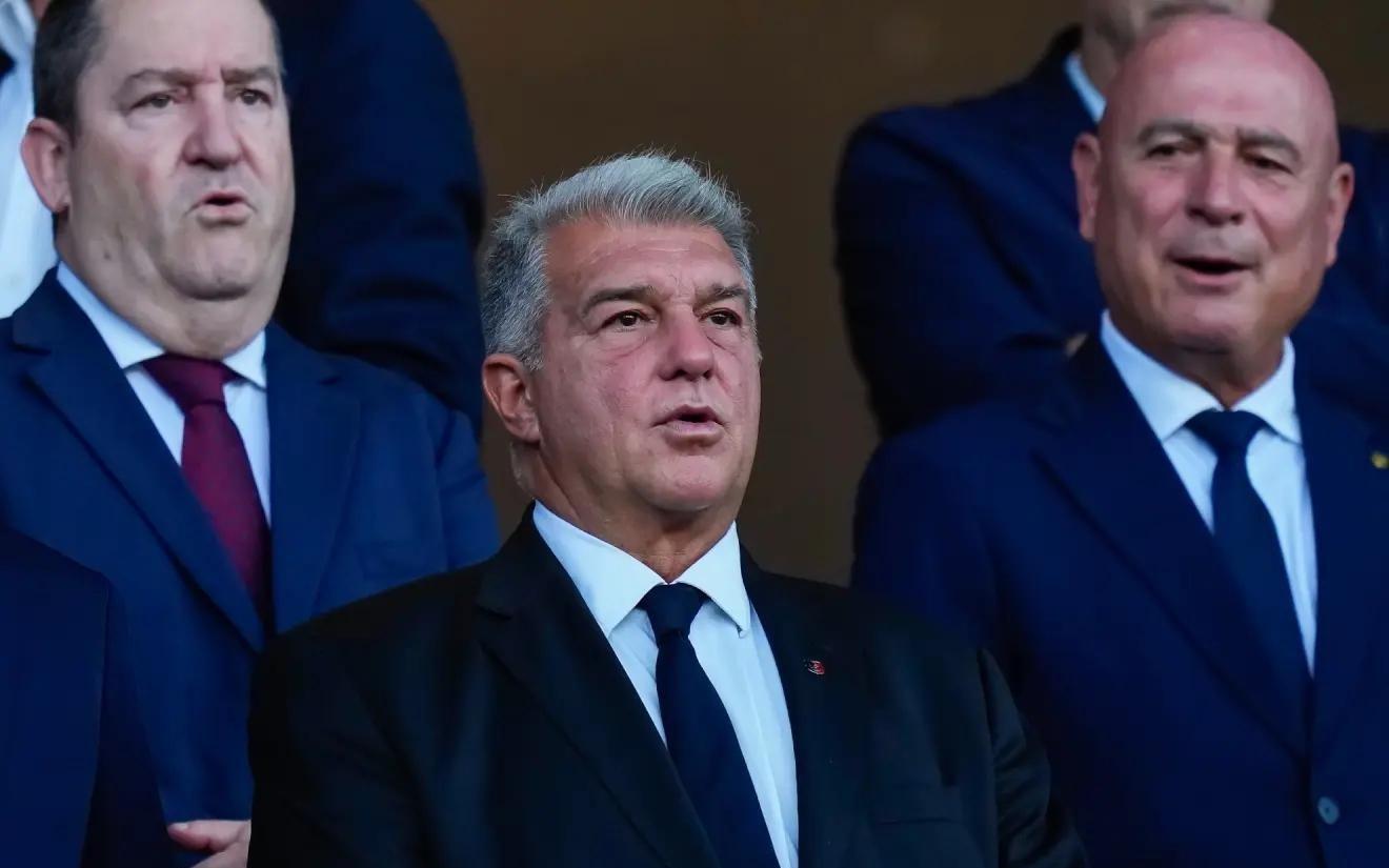 记者:西甲海外战取消巴萨早就知道,黄潜是最大受害者