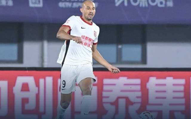 蓉城战平西海岸无缘登顶中超，泰山队给你机会，不中用啊