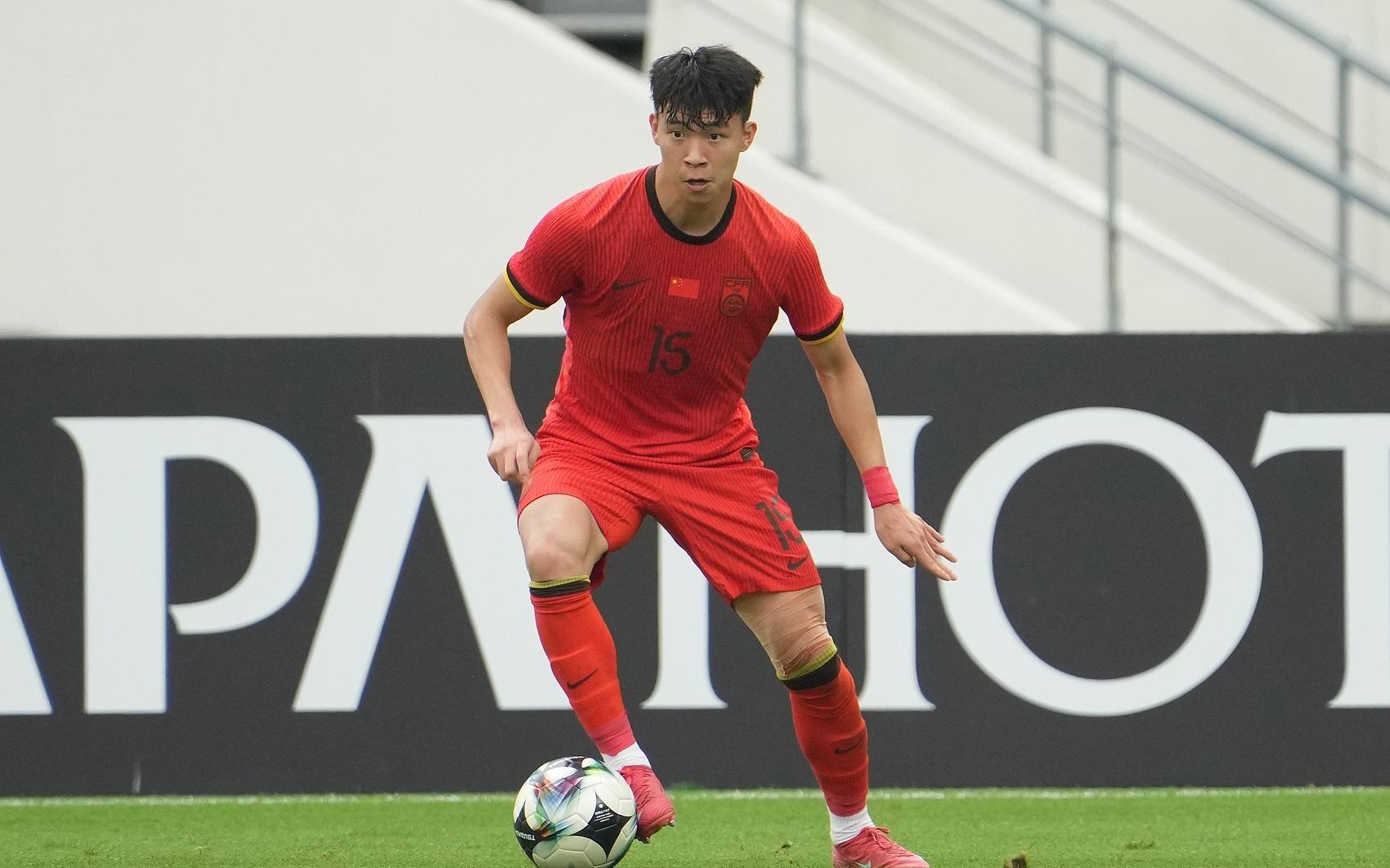 媒体人：王钰栋确实最强，中国足协不用改赛程应让他多踢比赛