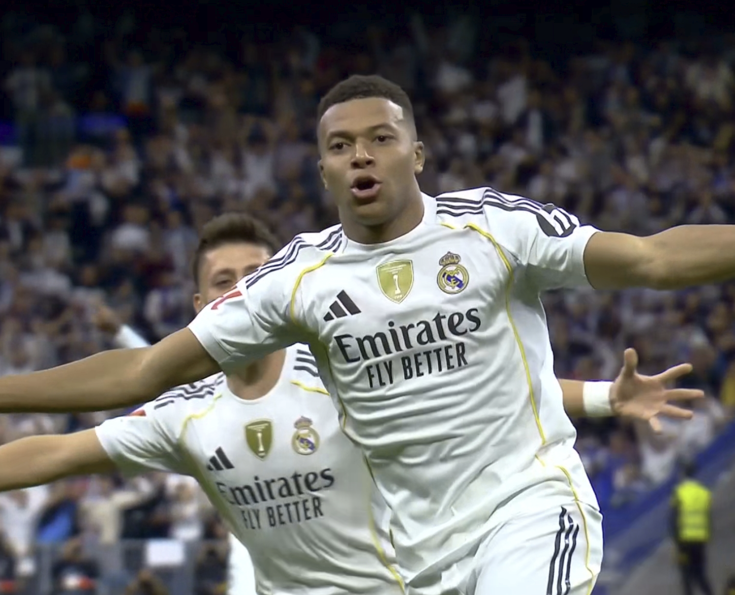 21！皇马胜巴萨5分领跑，姆巴佩破门创