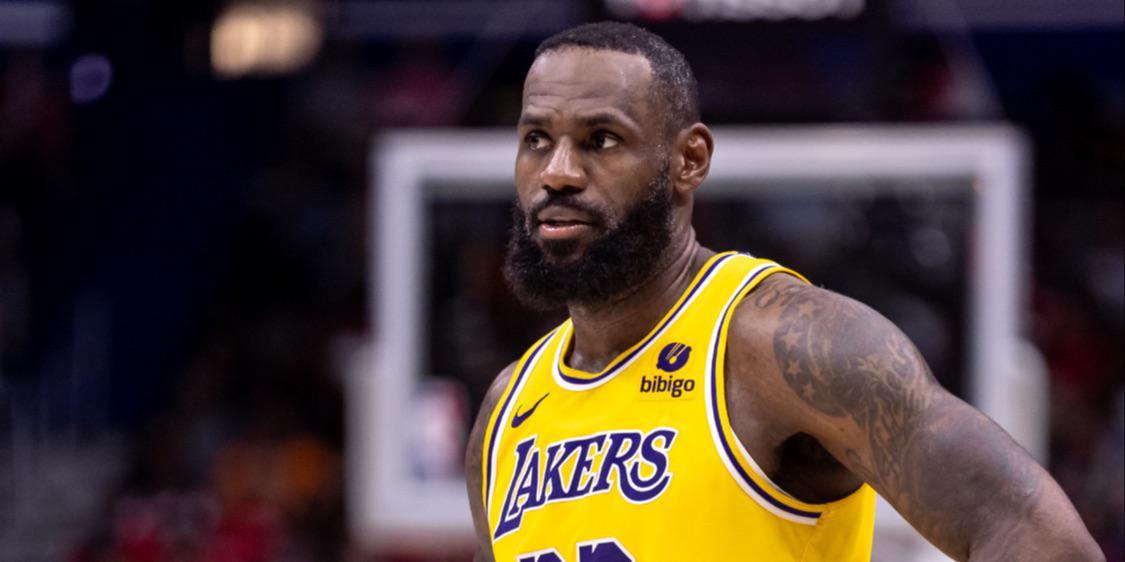 队友、教练集体歌颂詹姆斯：他怎么打都有战术！这么老还这么猛！