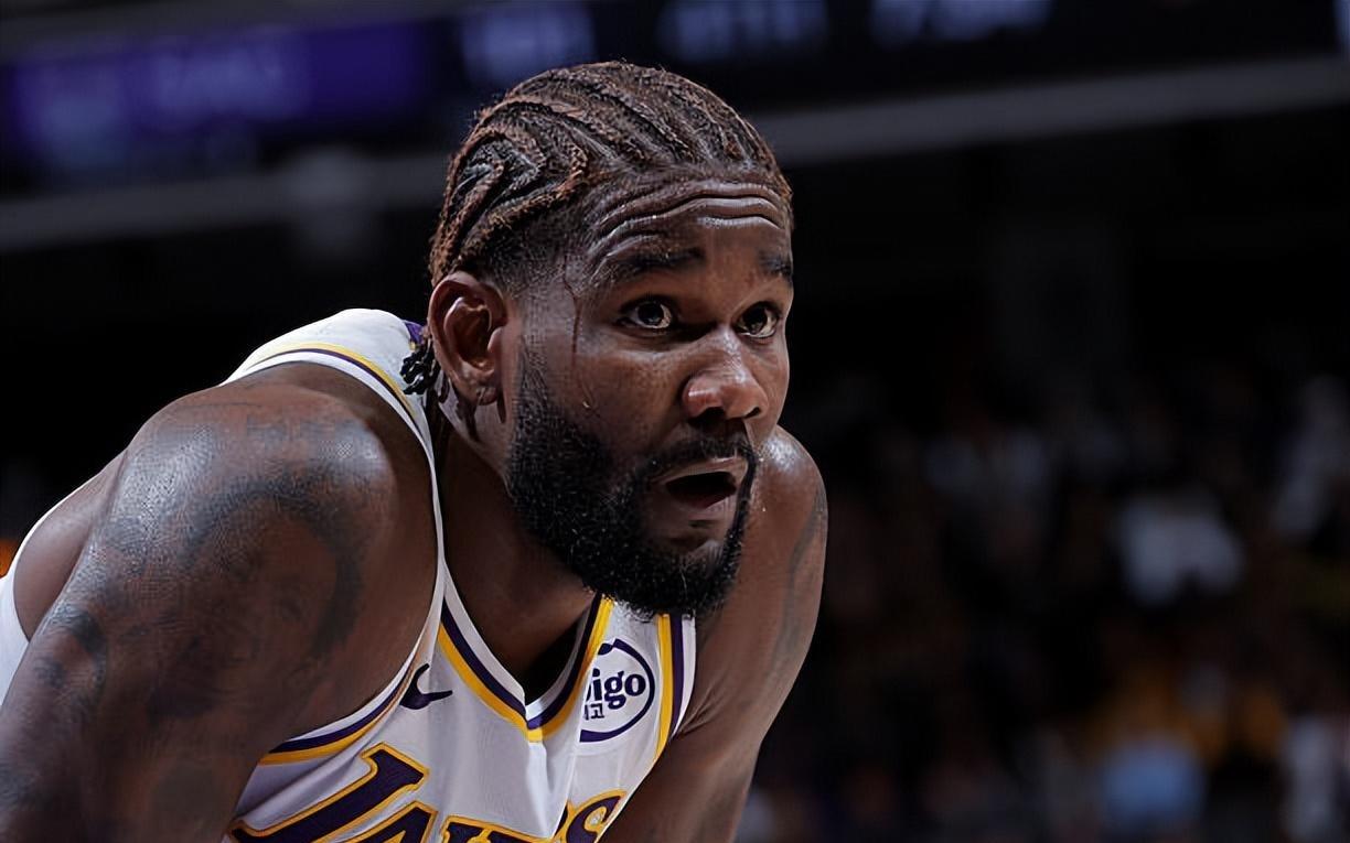 内线新援打出大号两双数据，他真的补