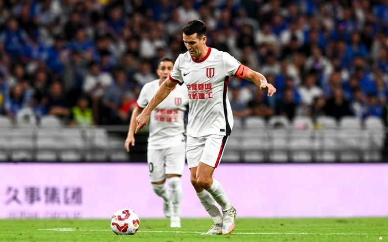 周定洋对战申花数据：补时绝平，40次传球36次成功