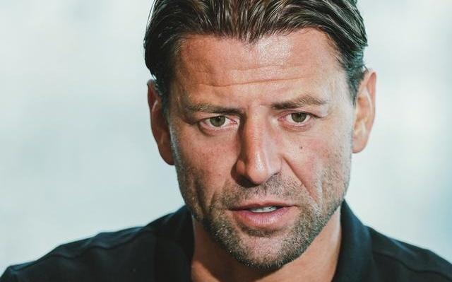 德国传奇门将魏登费勒亲述：2014年世界杯上，巴西队用了这些“盘外招”