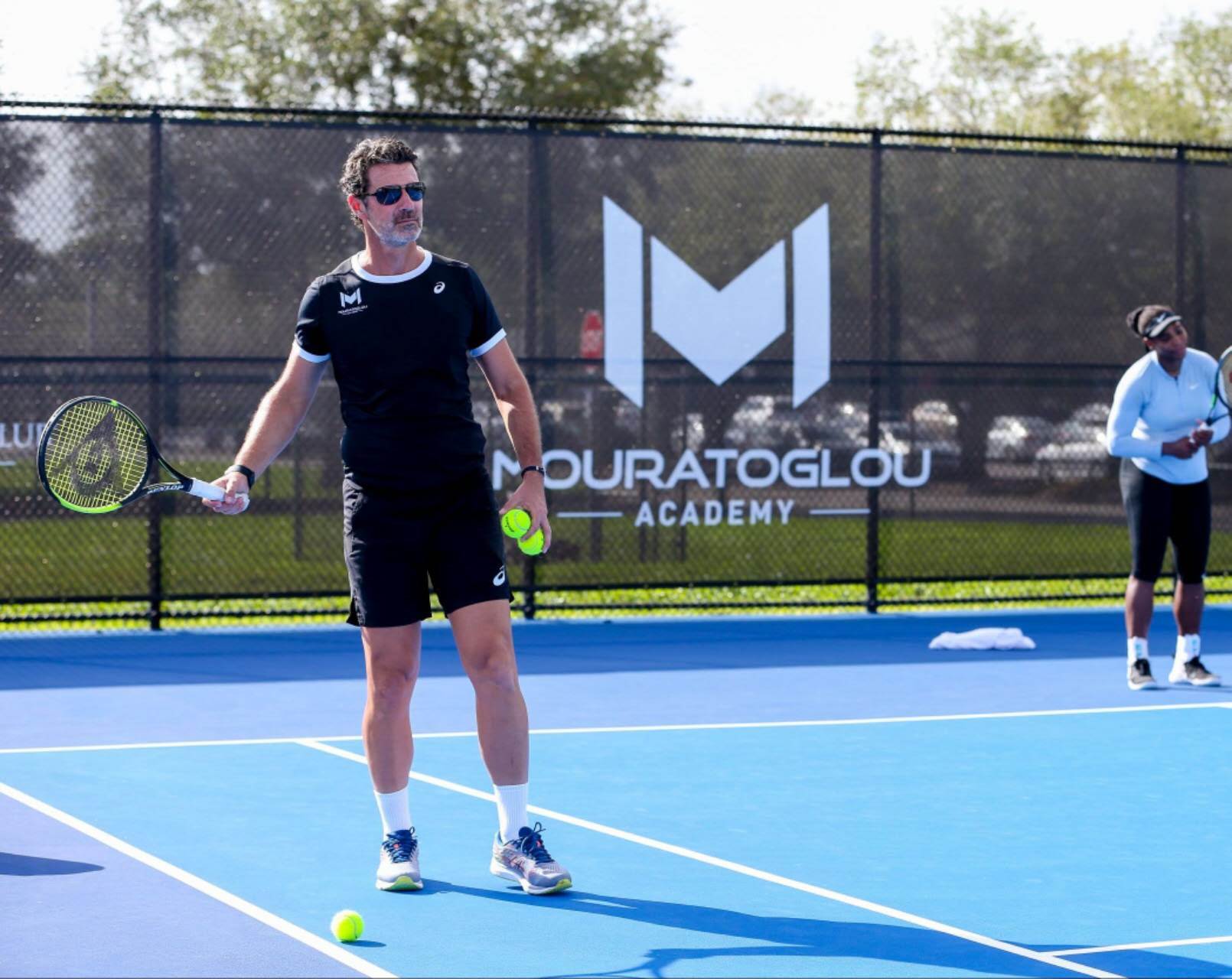 小威教练反驳阿卡比辛纳更强论，亨曼