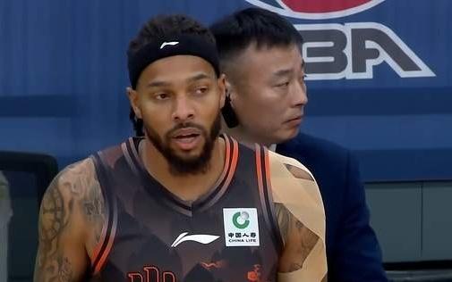 冲11连胜悬念不大，下轮打黑马是道坎，辽宁挡不住，或被宿敌终结