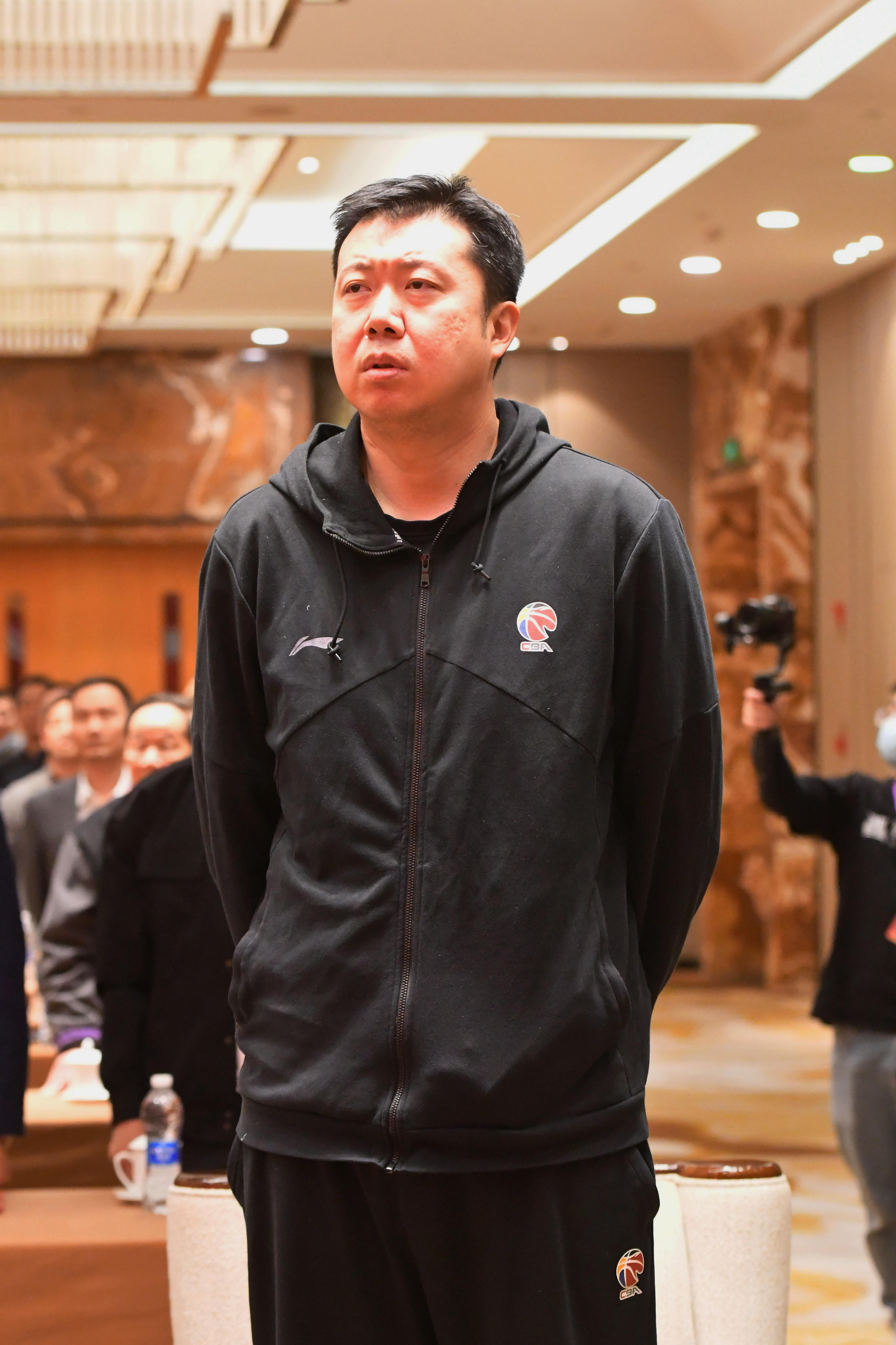 郭振明：中国男篮备战的1年零两个月王治郅牺牲节假日随叫随到