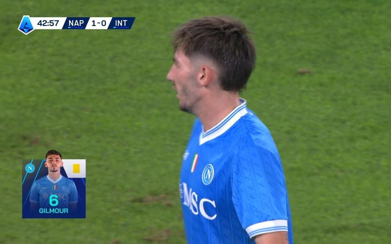 意甲官网曾显示吉尔摩两度染黄，随后将首张黄牌改为迪洛伦佐