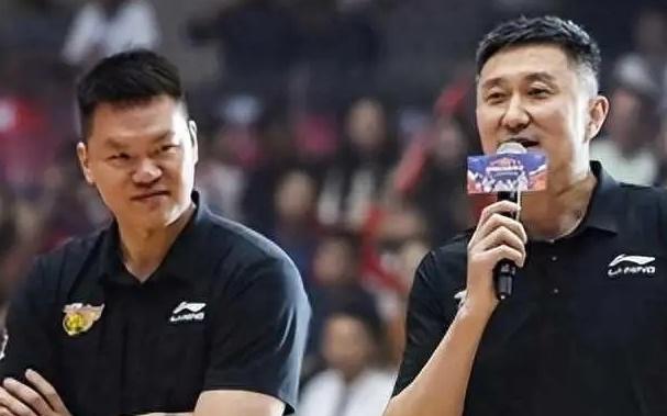 杜锋两招把老板夫妻哄得团团转！跨栏名场面走红网络：太想进步了