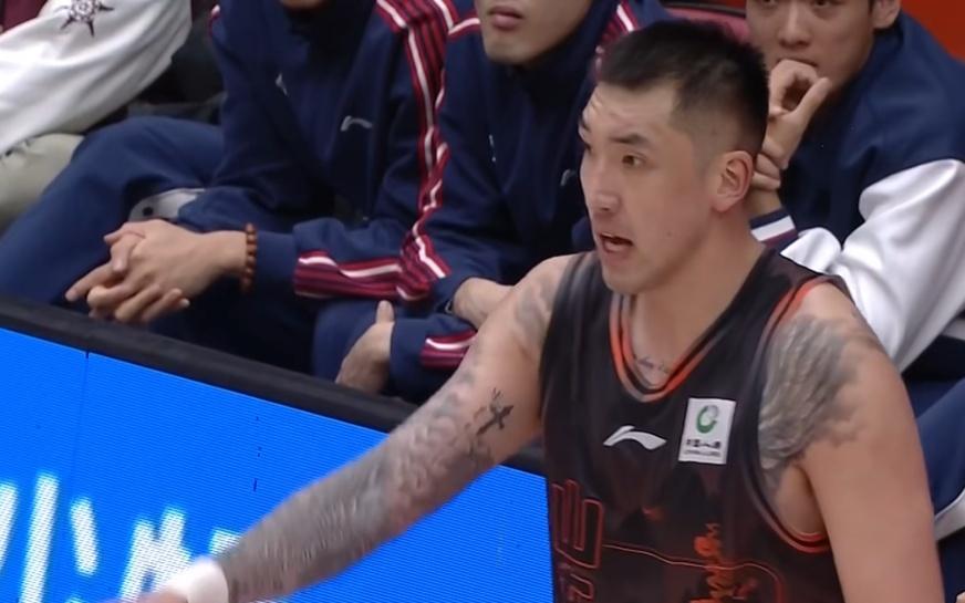 山东掀翻联盟第一，拒绝27分大逆转，三外援发威，陈林坚是功臣