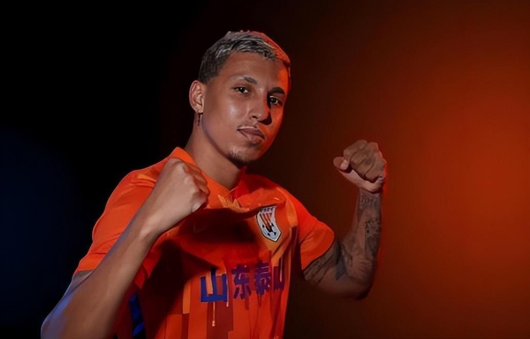 韩鹏刚转任鲁能教练组组长，这位主力外援就有可能离队，引发热议