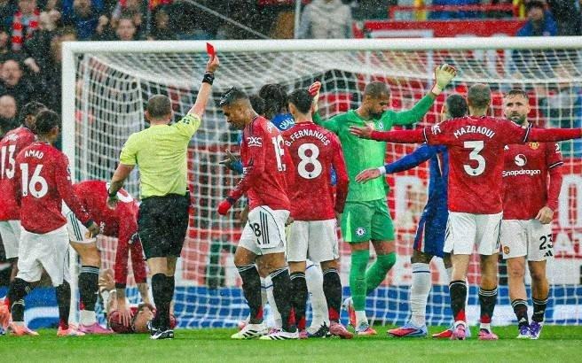 韦伯谈桑切斯染红：桑切斯亮鞋钉属鲁莽动作，红牌判罚正确