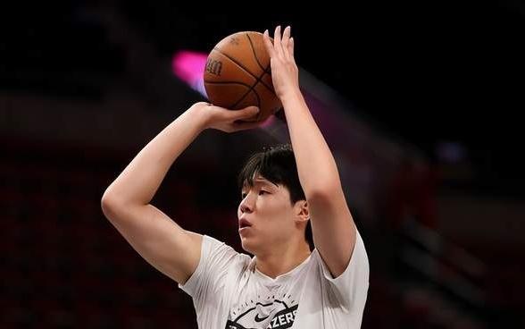 开拓者险胜掘金杨涵森注意两点：赛后不用洗澡，记得喝碗姜汤