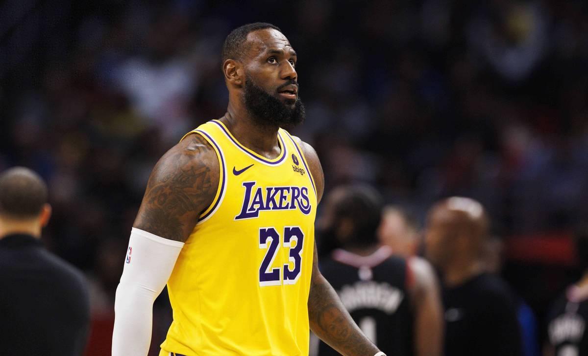 传奇依旧！NBA官方认可，40岁老詹，这五项能力仍是联盟前十！