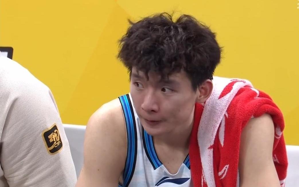 新疆男篮又大比分输球，原来不是刘炜水平差，而是球员能力真不行